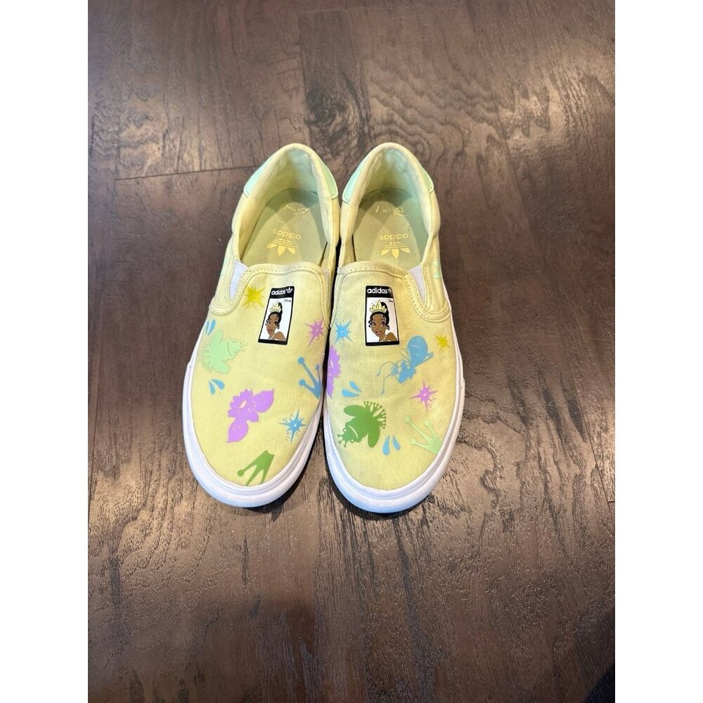 Adidas Tiana Disney flat closed toe shoes g19